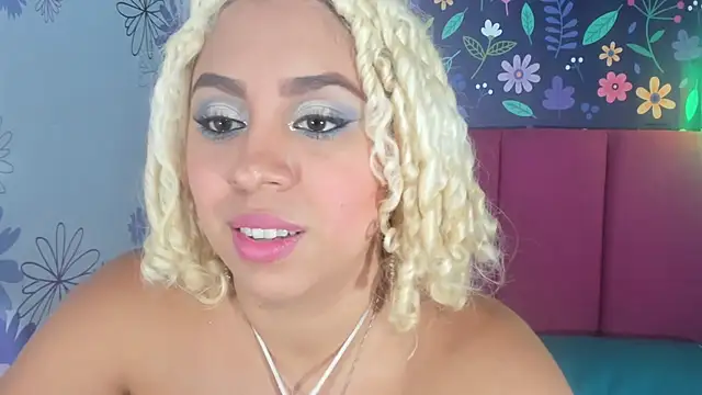 Lucy White   online show from 10-07-25, 08:10