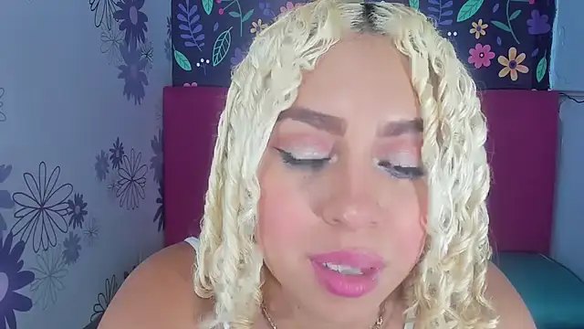 Lucy White   online show from 09-23-25, 08:16