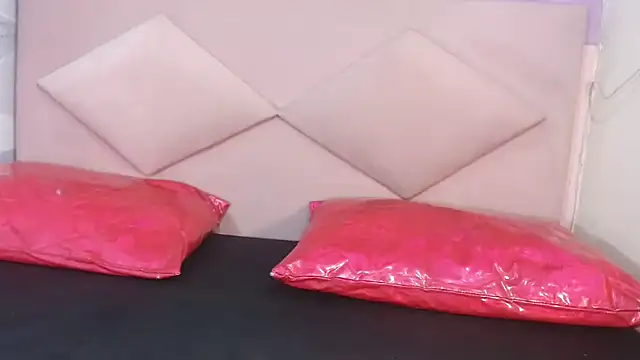 Lucy White   online show from 03-17-25, 12:10