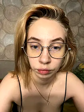 Kitty Katrine online show from 10-31-25, 03:14