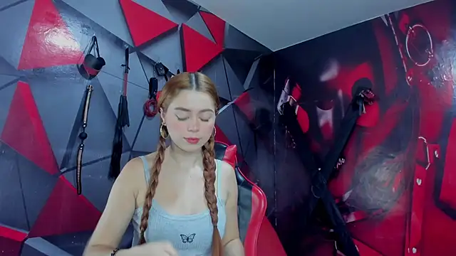 Hana and Zeta online show from 12-14-25, 12:22