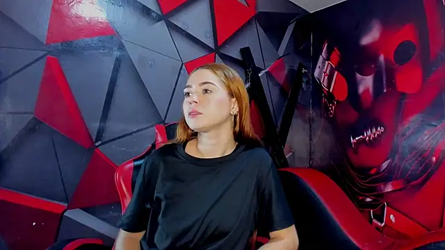 Hana and Zeta online show from 12-20-25, 12:41