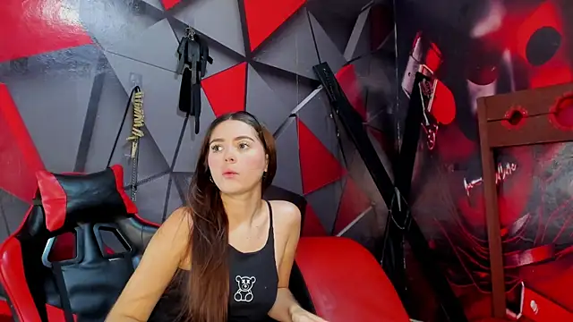 Hana and Zeta online show from 11-04-25, 12:20