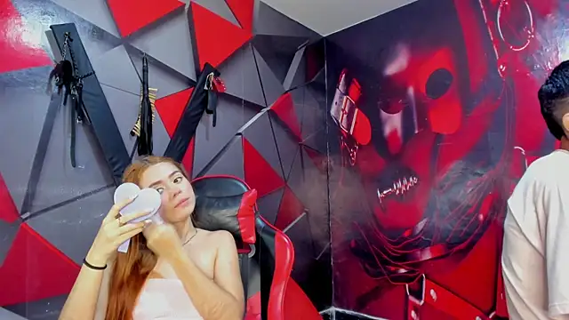 Hana and Zeta online show from 12-01-25, 12:28