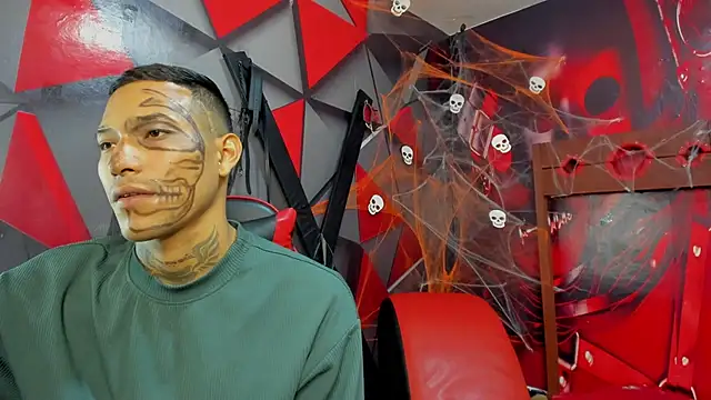 Hana and Zeta online show from 10-31-25, 12:35