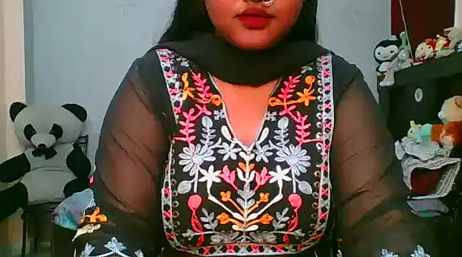 Snapshot of Your-love-12 chatting on 02-04-25, 03:00 Your-love-12 online show from 02-04-25, 03:00