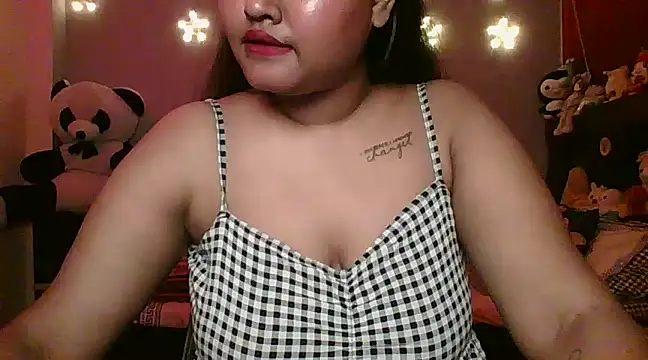Snapshot of Your-love-12 chatting on 02-28-25, 03:04 Your-love-12 online show from 02-28-25, 03:04