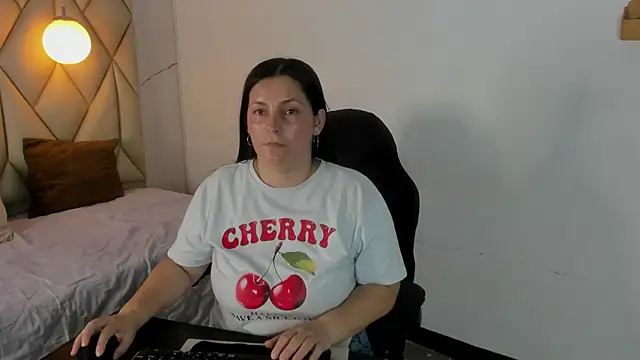 Snapshot of angelswets chatting on 07-23-26, 02:14 angelswets online show from 07-23-26, 02:14