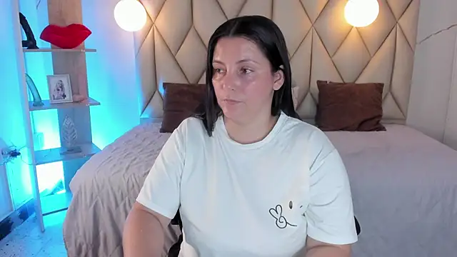 Snapshot of angelswets chatting on 07-04-26, 02:32 angelswets online show from 07-04-26, 02:32