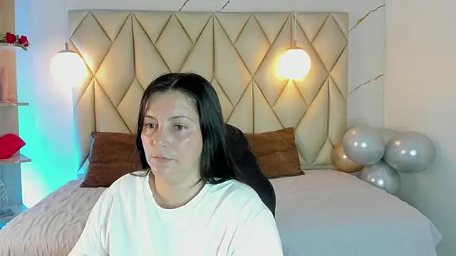 Snapshot of angelswets chatting on 06-26-26, 02:12 angelswets online show from 06-26-26, 02:12