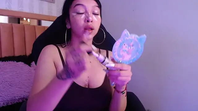 Snapshot of pettit_courtny chatting on 10-30-25, 08:06 pettit courtny online show from 10-30-25, 08:06