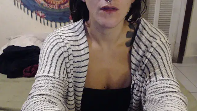 Snapshot of MissRebeka chatting on 05-12-26, 09:54 MissRebeka online show from 05-12-26, 09:54