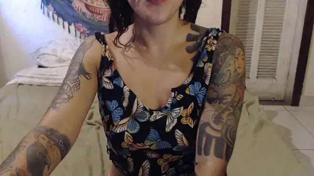 Snapshot of MissRebeka chatting on 04-05-26, 06:03 MissRebeka online show from 04-05-26, 06:03