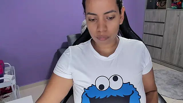 Snapshot of boomsar01 chatting on 01-17-26, 01:31 boomsar01 online show from 01-17-26, 01:31