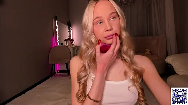 sincere shyness online show from 11-30-25, 12:39