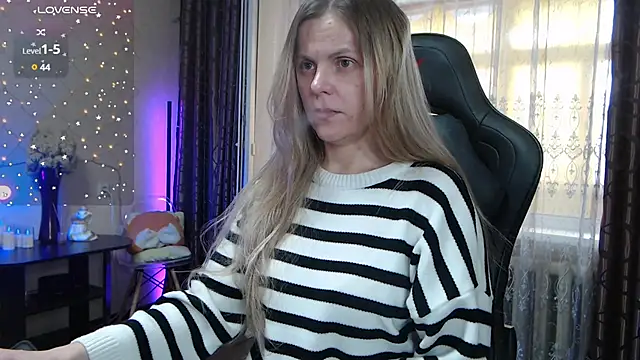 JessieOMays online show from 03-18-25, 08:17