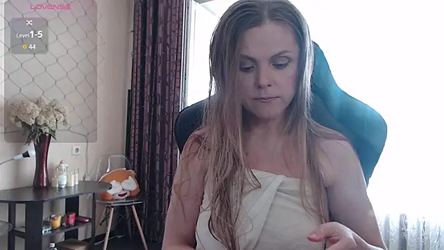Snapshot of JessieOMays chatting on 06-07-26, 11:04 JessieOMays online show from 06-07-26, 11:04