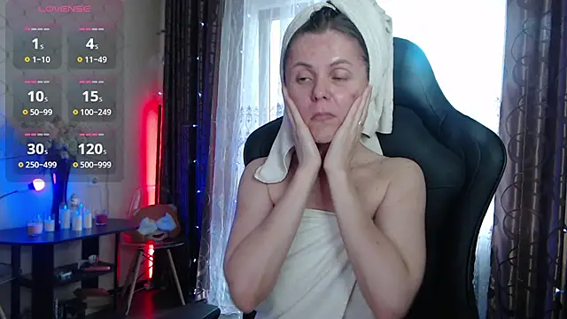 Snapshot of JessieOMays chatting on 05-28-26, 03:03 JessieOMays online show from 05-28-26, 03:03