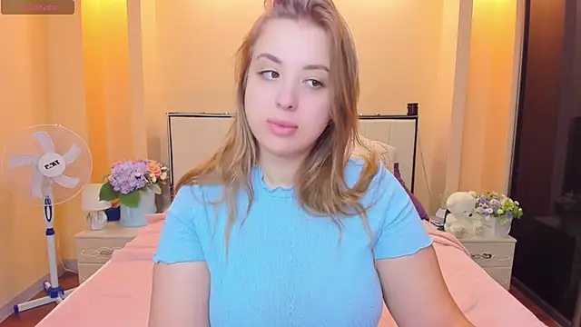 Snapshot of AlexissM chatting on 12-04-24, 09:56 AlexissM online show from 12-04-24, 09:56