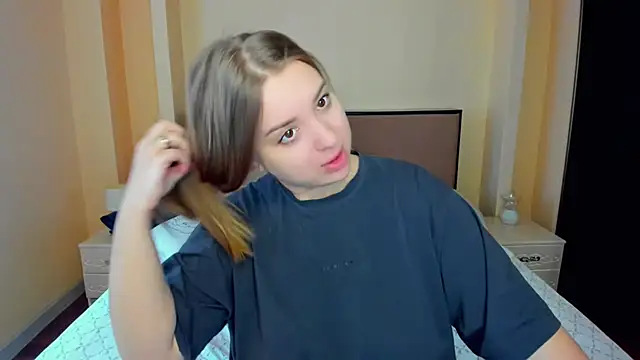 Snapshot of AlexissM chatting on 03-04-26, 06:43 AlexissM online show from 03-04-26, 06:43