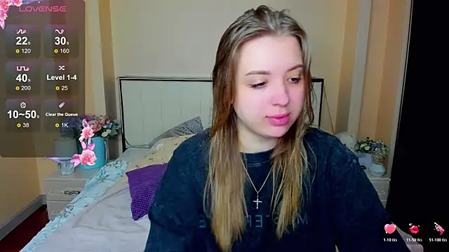 Snapshot of AlexissM chatting on 11-25-25, 09:09 AlexissM online show from 11-25-25, 09:09