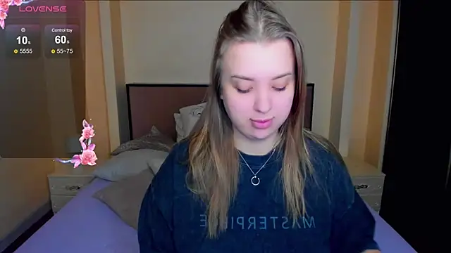 Snapshot of AlexissM chatting on 02-25-26, 04:40 AlexissM online show from 02-25-26, 04:40