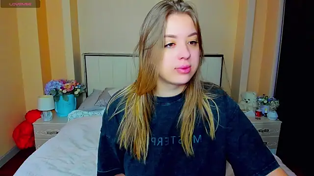 Snapshot of AlexissM chatting on 11-09-25, 04:49 AlexissM online show from 11-09-25, 04:49