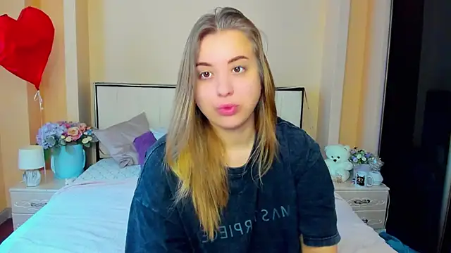 Snapshot of AlexissM chatting on 10-12-25, 06:59 AlexissM online show from 10-12-25, 06:59