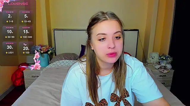 Snapshot of AlexissM chatting on 11-13-25, 08:07 AlexissM online show from 11-13-25, 08:07