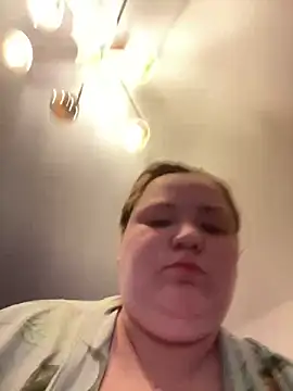Snapshot of Alex_m chatting on 06-19-26, 02:39 Alex m online show from 06-19-26, 02:39