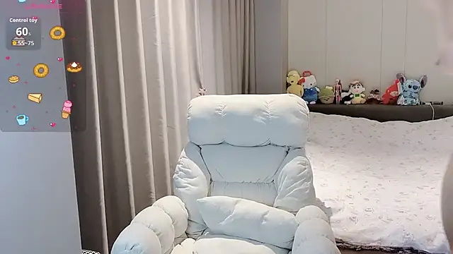 qiqi-666 online show from 09-18-25, 11:02