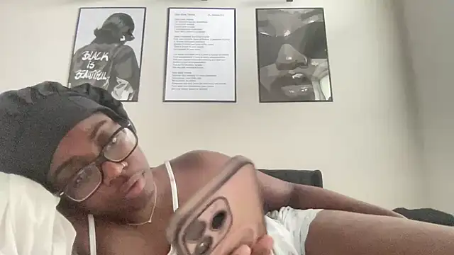 AveryJ99 online show from 04-07-26, 01:02