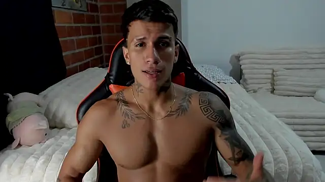 pettergrey1 online show from 11-11-25, 11:09