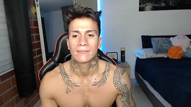 Snapshot of pettergrey1 chatting on 06-21-26, 11:21 pettergrey1 online show from 06-21-26, 11:21