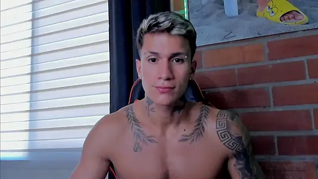 pettergrey1 online show from 09-10-25, 09:03