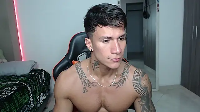 pettergrey1 online show from 04-13-26, 08:02