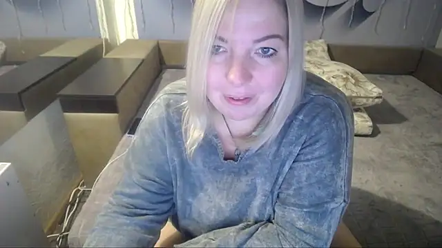 Snapshot of LILIcool chatting on 12-02-24, 03:31 LILIcool online show from 12-02-24, 03:31