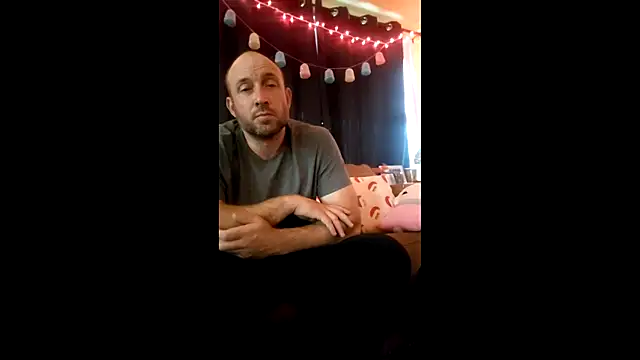 Snapshot of Lexxstacy chatting on 12-17-25, 08:25 Lexxstacy online show from 12-17-25, 08:25