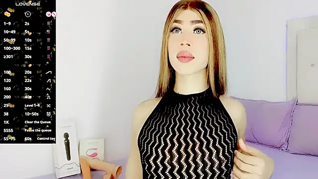 Snapshot of New_Doll chatting on 10-08-25, 03:41 New Doll online show from 10-08-25, 03:41