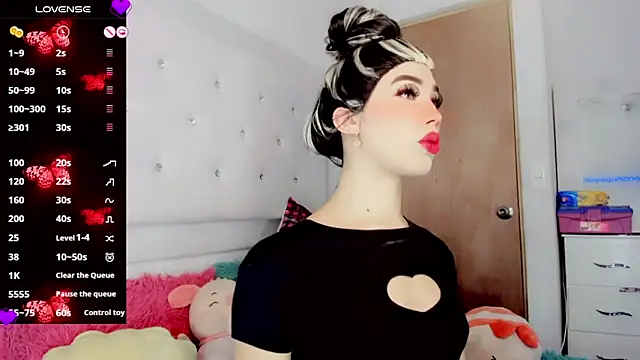 Snapshot of New_Doll chatting on 02-07-25, 08:22 New Doll online show from 02-07-25, 08:22