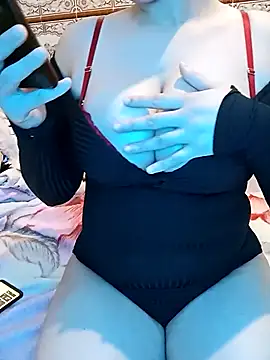 Snapshot of Queen-Walae chatting on 03-12-25, 11:12 Queen-Walae online show from 03-12-25, 11:12