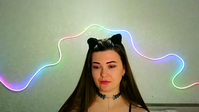 Snapshot of SeductiveTati chatting on 06-17-26, 09:36 SeductiveTati online show from 06-17-26, 09:36