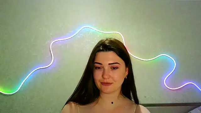Snapshot of SeductiveTati chatting on 06-08-26, 01:28 SeductiveTati online show from 06-08-26, 01:28