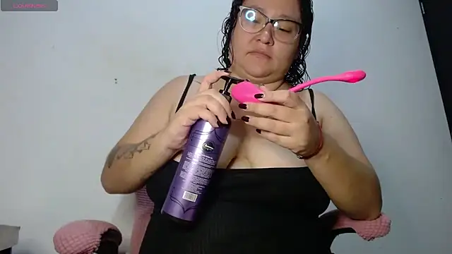 CinnamonCookiez online show from 11-15-25, 04:05