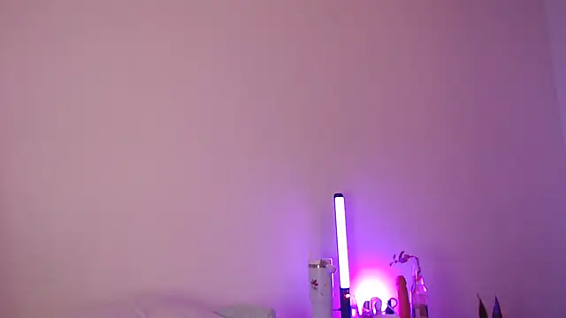 Snapshot of EffyScarlet chatting on 10-23-25, 10:47 EffyScarlet online show from 10-23-25, 10:47