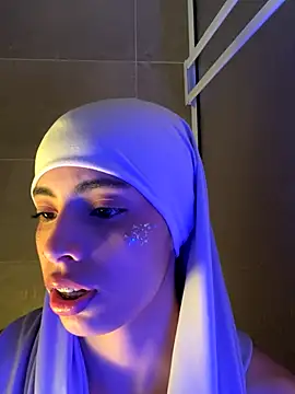 Snapshot of jhalila chatting on 09-12-25, 01:39 jhalila online show from 09-12-25, 01:39