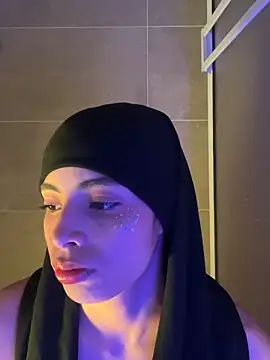 Snapshot of jhalila chatting on 09-28-25, 10:50 jhalila online show from 09-28-25, 10:50