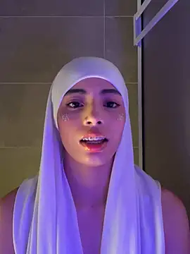 Snapshot of jhalila chatting on 09-27-25, 01:01 jhalila online show from 09-27-25, 01:01