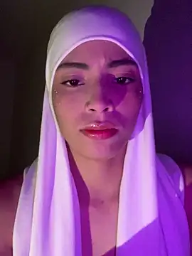 Snapshot of jhalila chatting on 10-10-25, 11:16 jhalila online show from 10-10-25, 11:16