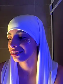 Snapshot of jhalila chatting on 09-20-25, 01:43 jhalila online show from 09-20-25, 01:43